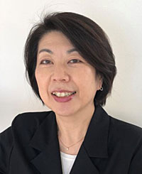 ���� ���q